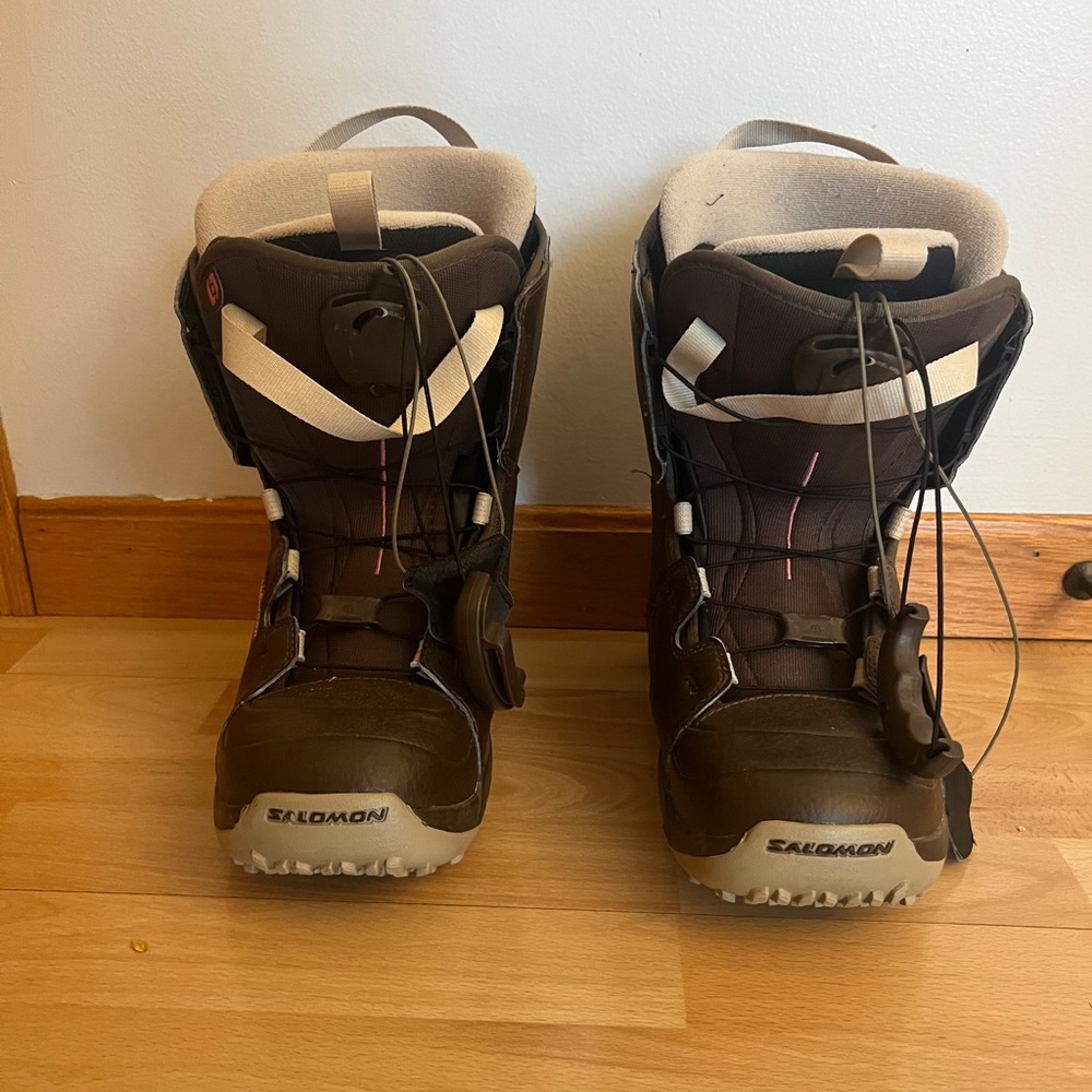 Like new Salomon boots